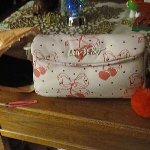 Betsey Johnson White and Pink Heart Crossbody Bag Nwt